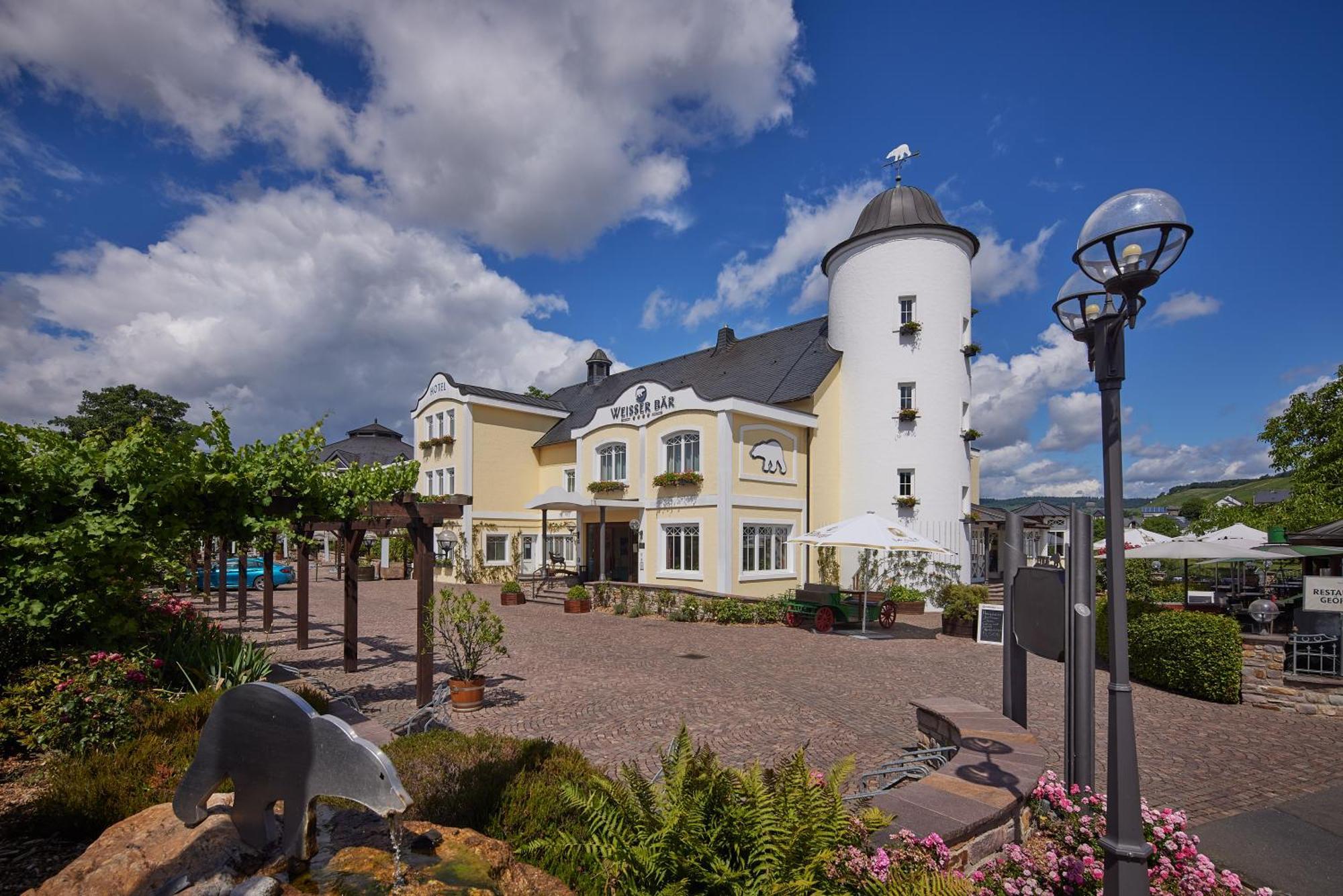 Hotel Weisser Baer Mulheim an der Mosel Exterior photo